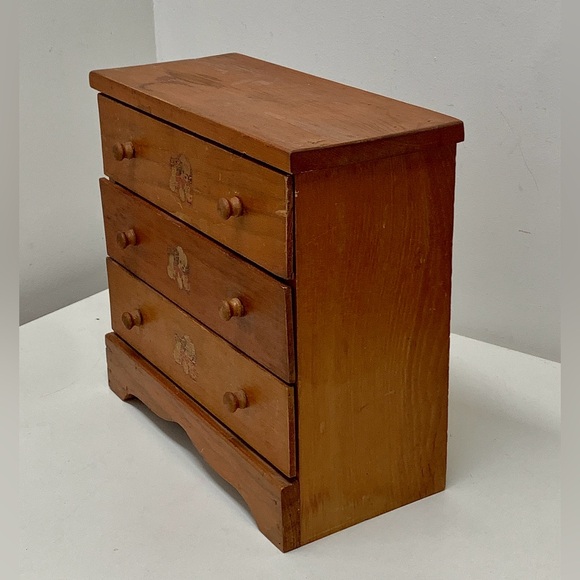 Mid Century Vtg Wooden Lithographed Puppy Dog 3 Drawer Doll Chest Dresser Trunk - Picture 6 of 13